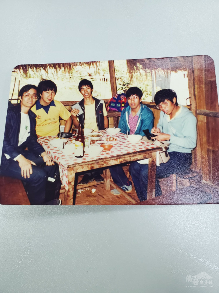 香港莒光文化服務中心主席曾醒明五人40年前首次送愛到泰北