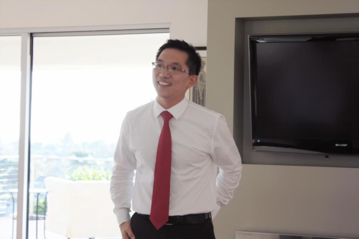 美國期中選舉8日登場，加州第48選區的台裔候選人陳介飛指控對手抹紅，話題登上全國版面。（圖取自facebook.com/ChenforCongress）