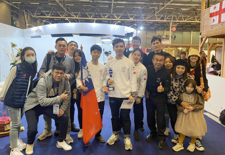 台灣第4度參與世界甜點藝術大賽，寫下最好成績。這次比賽採用群眾募資方式，讓有意願的民眾支持選手備賽、出賽，減少到處籌措經費的窘境，剩餘款項未來也將傳承給下次出賽隊伍。