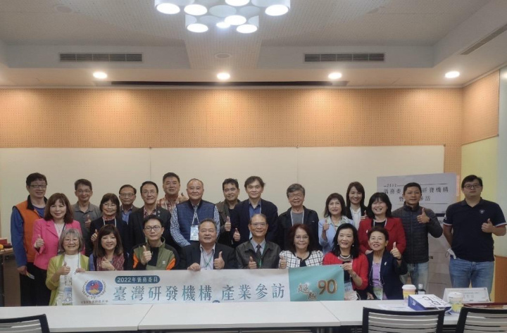 僑務委員及海外代表參訪國立臺灣科技大學創新育成中心
