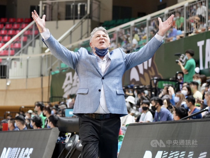 Kaohsiung Aquas head coach Brendan Joyce cherishes a special win on Saturday in Taipei against the TaiwanBeer HeroBears.