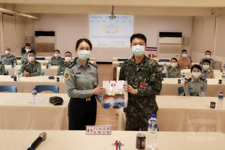 政訓中心政戰士長班前往陸軍21砲指部龍陵營區辦理教學參訪活動。（21砲指部提供）