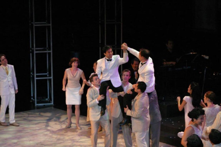 2023年為改編自國際導演李安電影的同名音樂劇「囍宴」問世20週年，華文音樂劇公司將與版權擁有者之一楊呈偉合作重製，預計2024年推出。（華文音樂劇公司提供）