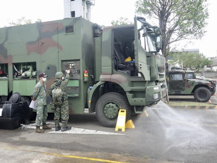 陸軍39化學兵群偵消營日前於化生放核訓練中心執行基地訓練。（陸軍第八軍團提供）
