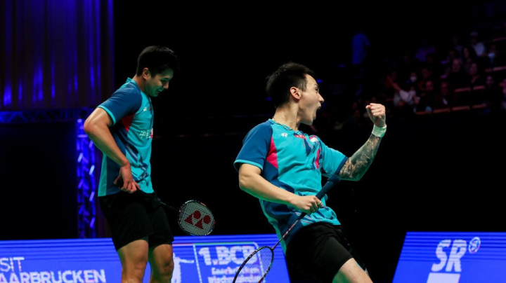 Yang Po-han (right) and Lu Ching-yao (left). Photo courtesy of bwfworldtour.bwfbadminton.com