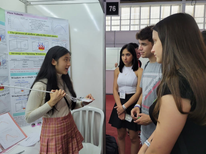 Taiwan's Chang Yu-yi explains her study to the visitors at the Mostratec in Brazil. Photo courtesy of National Taiwan Science Education Center