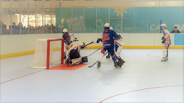 台灣青男曲棍球隊10月31日在世界全項目滑輪溜冰錦標賽奪冠，最佳守門員許維宏精湛守備，坐鎮球門，讓各國對手多次進攻都無法得分。