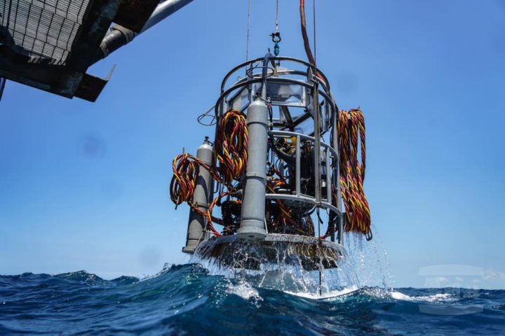 完成潛水訓練。（取自中華民國海軍臉書）