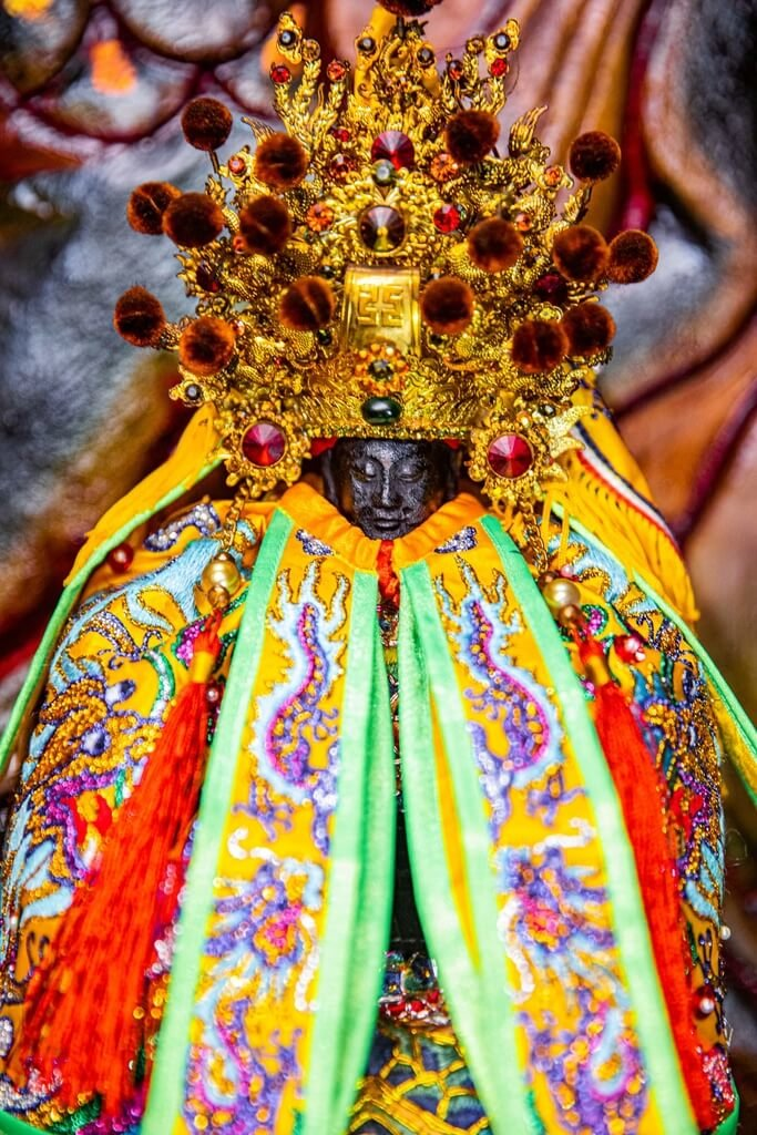 台北靈安社供奉的西秦王爺神像相傳是在清朝光緒年間從福建恭請來台，反映地方風俗、記憶及信仰文化特色，獲台北市立文獻館公告指定為台北市一般古物文化資產。（台北市立文獻館提供）