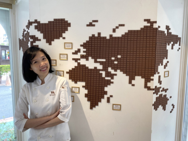 自稱是「母胎巧克力控」的吳葵妮，今年再度在「世界巧克力大賽」中拿下金牌等10個獎項，成為全球獲獎最多的亞裔巧克力工藝師。