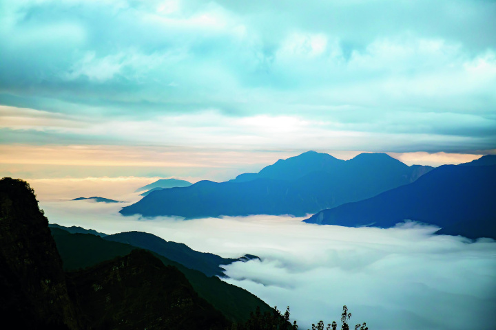 小笠原觀景台所見的雲海。