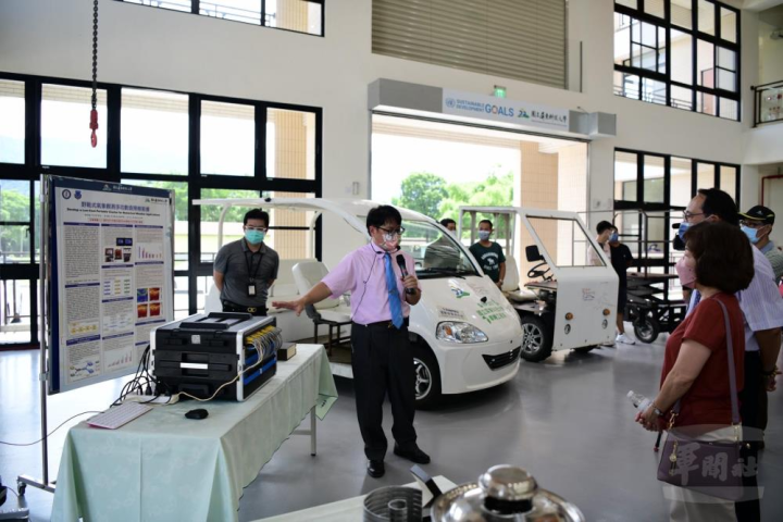 研發團隊作品成果研發。（屏科大提供）