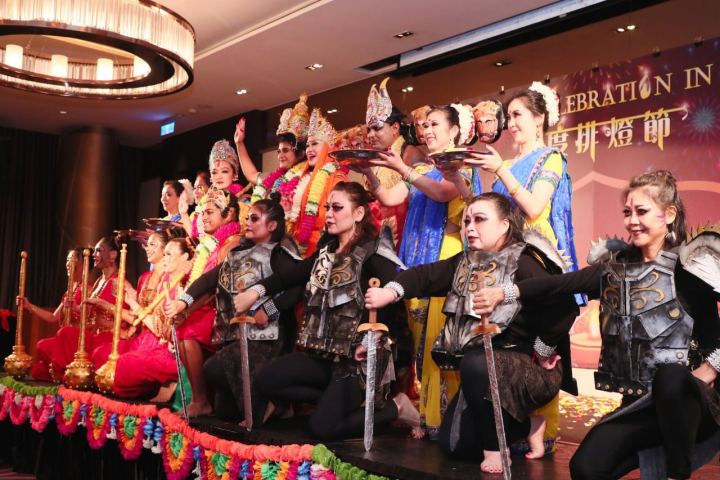 「夏卡緹融合印度舞團」精彩舞劇演出。