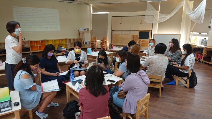110年度社群活動(苗栗場)-講師於課堂中分享社群學習重點