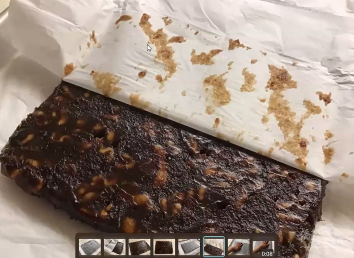 鄭雅文老師在研習活動中介紹棗泥核桃糕的作法