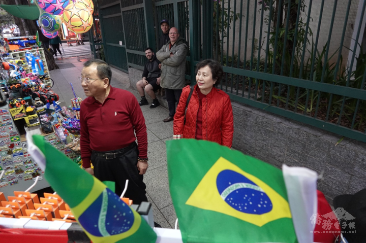 巴西僑領洪慈和、洪呂麗月夫妻