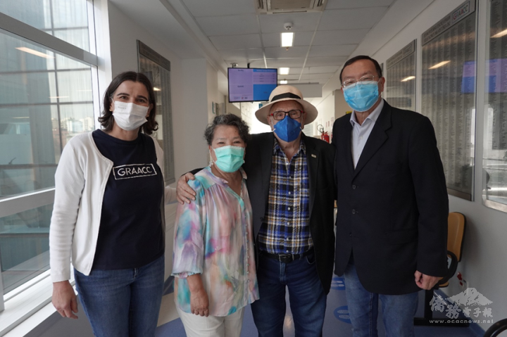 劉國華、斯碧瑤與兒童癌症醫院創辦人、公關長