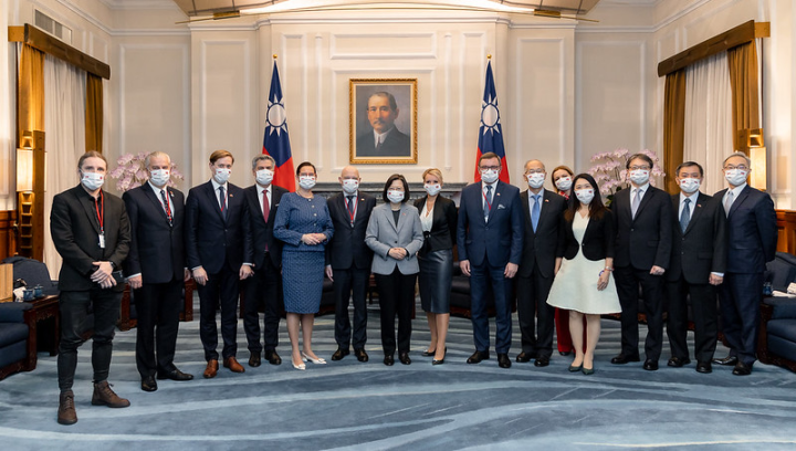 總統與「波蘭眾議院『波台國會小組』訪問團」合影