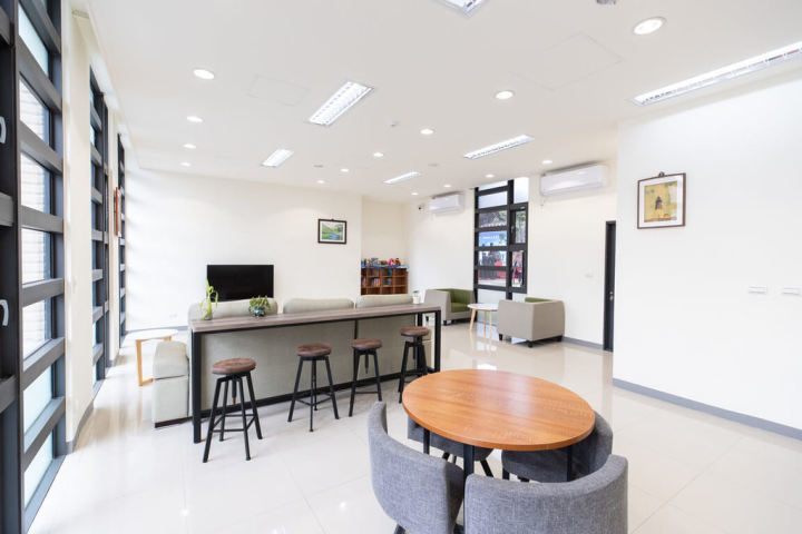 海功新村職務宿舍是海軍第一期大廈型現代化職務宿舍，生活機能完善多元。（海軍司令部提供）