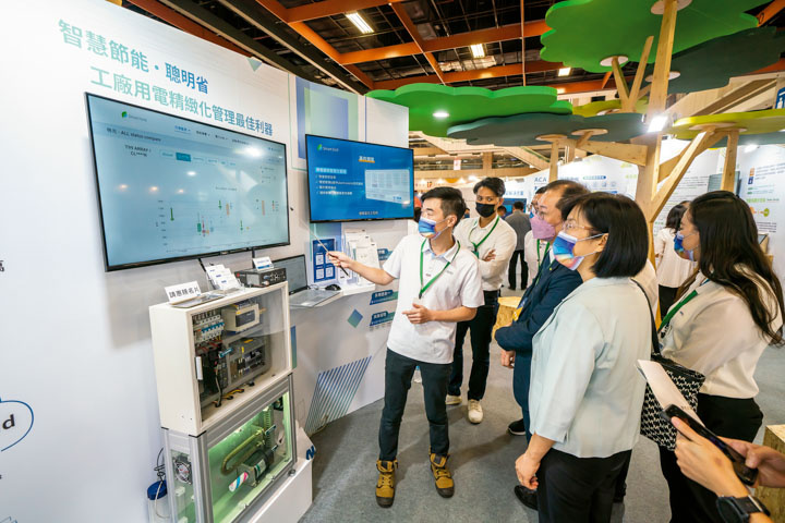 越來越多台灣企業具備永續思維，如友達光電導入再生循環材料、建置碳管理平台與儲能平台。