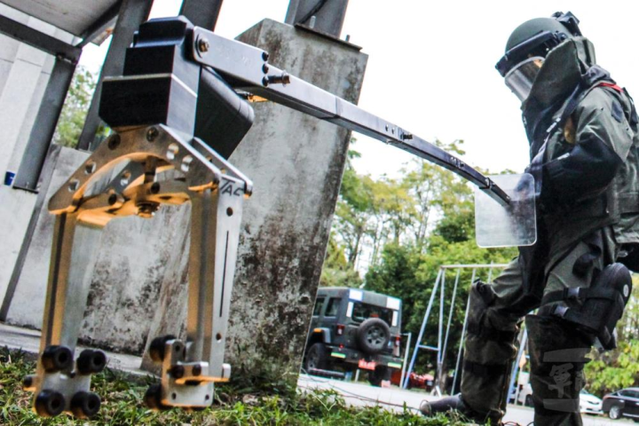 陸軍5支部蘭潭彈藥分庫日前接受後測中心基地普測。（陸軍第十軍團提供）