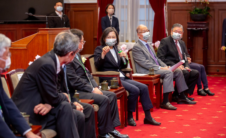 總統接見「2022北美洲臺灣人醫師協會回國訪問團」