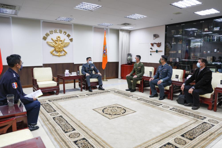 張副局長代表邱部長肯定獲獎同仁以實際行動發揮愛民精神