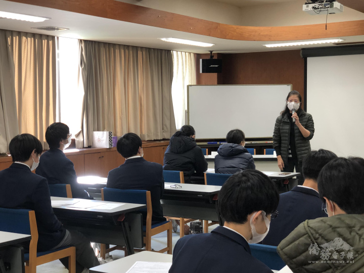 東京中華學校副校長劉秋美開場