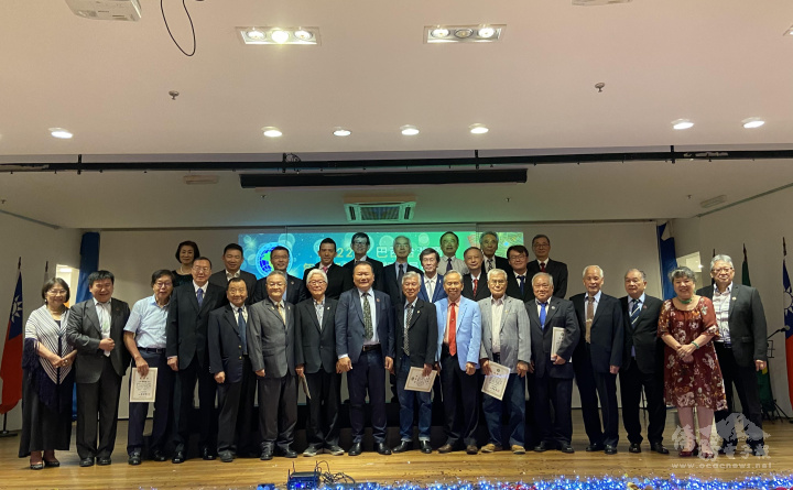 理監事和顧問大合照