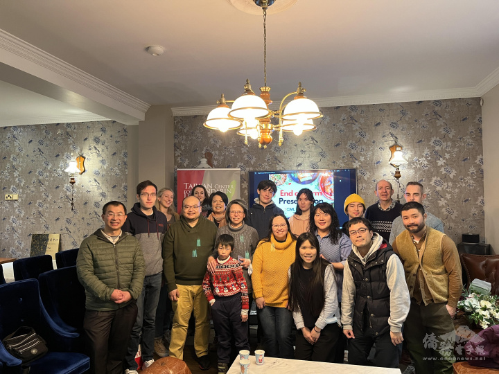 Group photo of all the guests.