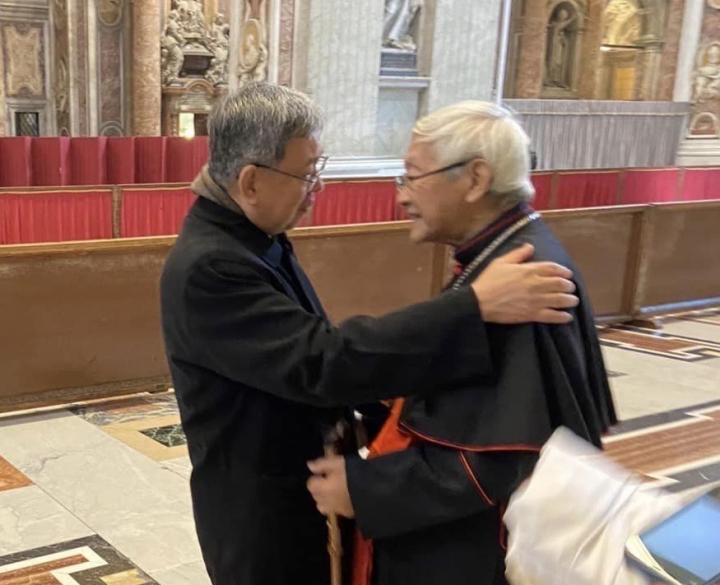 前副總統陳建仁日前擔任總統特使出訪教廷參加先教宗本篤十六世喪禮時，曾會晤屢遭中國打壓的香港榮休樞機主教陳日君。(圖：前副總統陳建仁臉書)