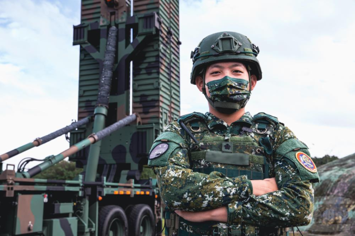 鐘少校勉勵官兵在面對各項挑戰時，能展現「遇危不亂、遇事不懼、遇煩定心」精神。