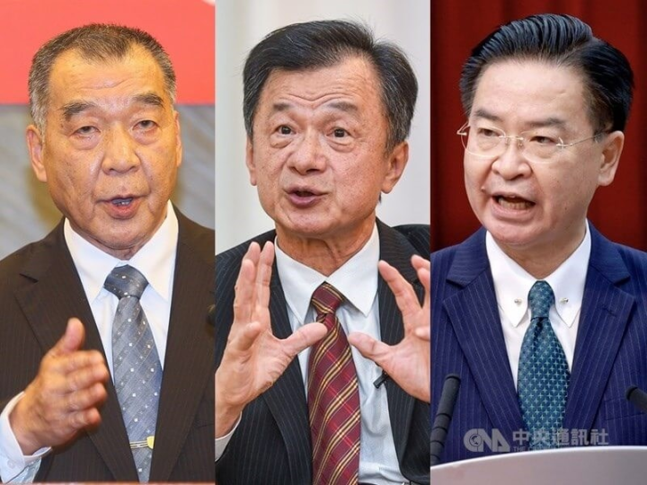 Incumbent Defense Minister Chiu Kuo-cheng (left), Minister of the Mainland Affairs Council Chiu Tai-san (center) and Foreign Minister Joseph Wu (right).
