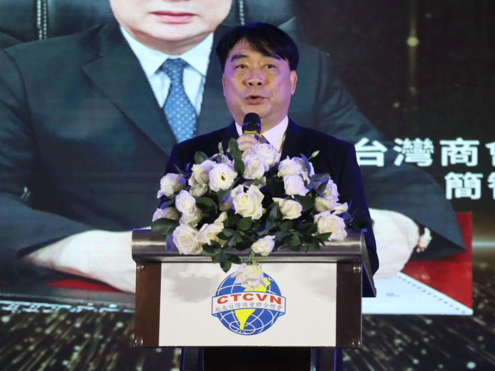 越南台灣商會聯合總會（越總）總會長簡智明（圖）指出，越南許多企業自2022年下半年開始裁員，2023年要到第3季才可能有展望，甚至到第4季或2024年才有可能恢復。