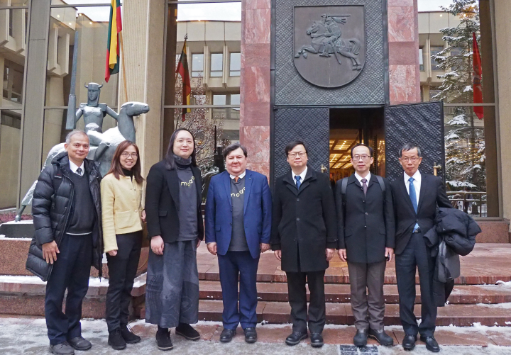 數位部唐鳳部長拜會立陶宛國會議長與經濟創新部長　見證簽署合作意向書