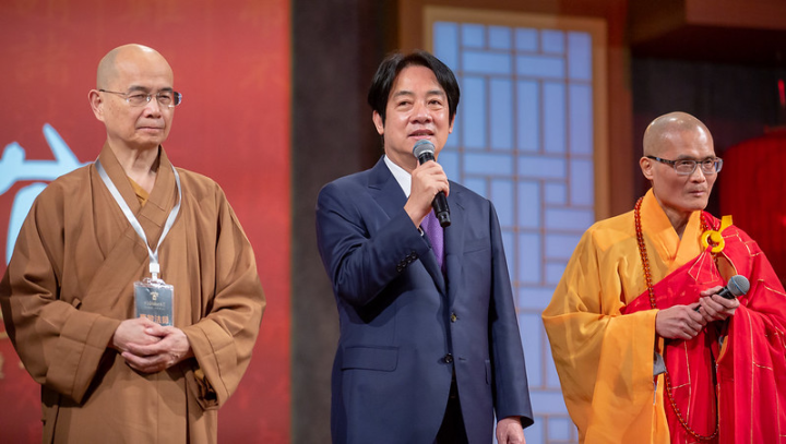 副總統出席「法鼓山除夕撞鐘‧為世界祈福活動」並致詞