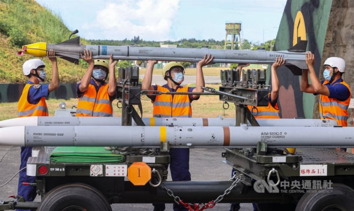 Taiwan to buy 100 Sidewinder missiles from U.S.: Source