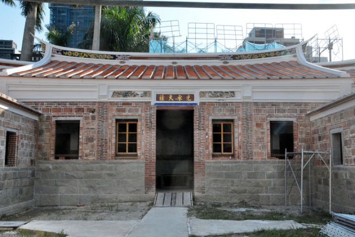 新北市十四張劉氏古厝群是北部地區規模最大歷史建築群，圖為拆遷重組的劉氏利記公厝，回組硬體大致完成。