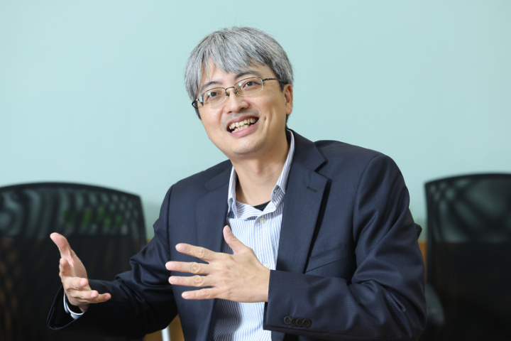 國家實驗研究院台灣半導體研究中心主任侯拓宏（圖）日前隨國科會主委吳政忠到德法考察，政府正思考如何擴大外籍學生在台訓練，希望打造台灣成為國際半導體訓練中心。