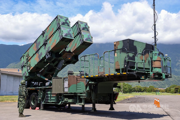 A mobile Tien-Kung III missile launcher.