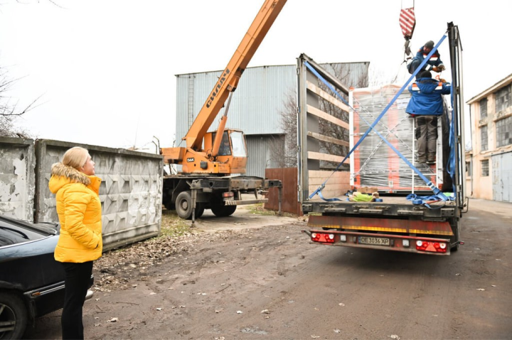 Rudik taking delivery of the generators. Photo courtesy of the Office of Kira Rudik