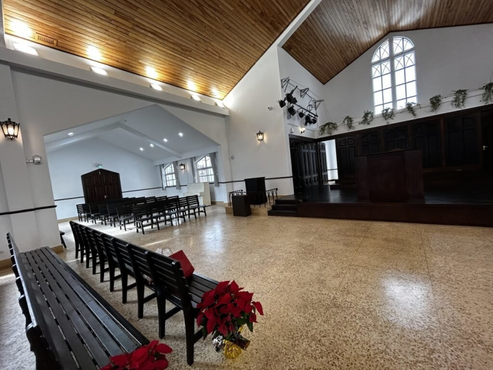 梨山耶穌堂為全國最高教堂，整修完工後教堂重新開放，教堂內部環境清幽，讓人心靈獲得沉靜。（參山處提供）