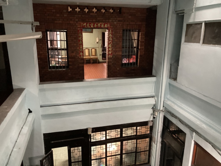 台北市定古蹟「金義合行」位於萬華區，其修復工程要等政府補助有著落後才能啟動，所有權人之一陳芳堯表示，他將滿88歲，只盼有生之年能看到這棟起家厝重生。