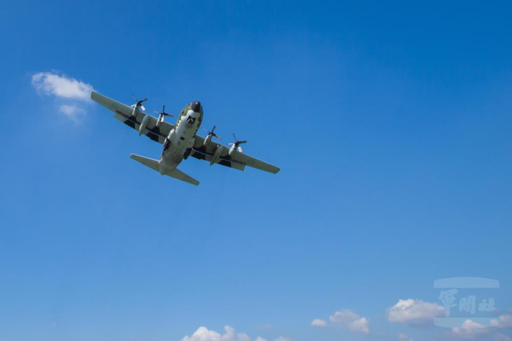C-130型運輸機春節期間待命支援交通部緊急疏運。