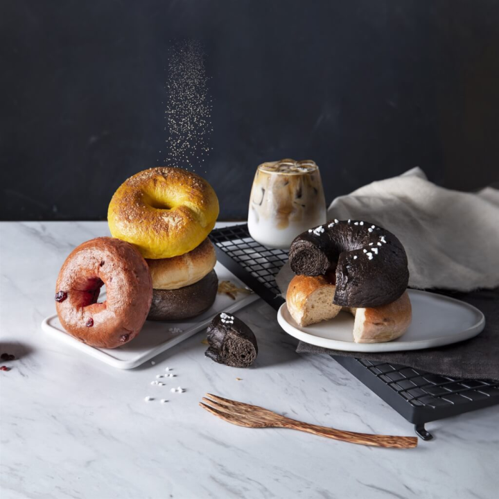 路易莎咖啡宣布20日起調整部分餐食價格，貝果、歐姆蛋等調漲5元。（圖取自路易莎咖啡網頁louisacoffee.co）