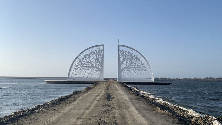 鹽田是台灣歷史人文與經濟發展的印記，台南市政府投入新台幣8300萬元打造活化將軍青鯤鯓扇形鹽田，預定6月後完工。（台南市政府提供）