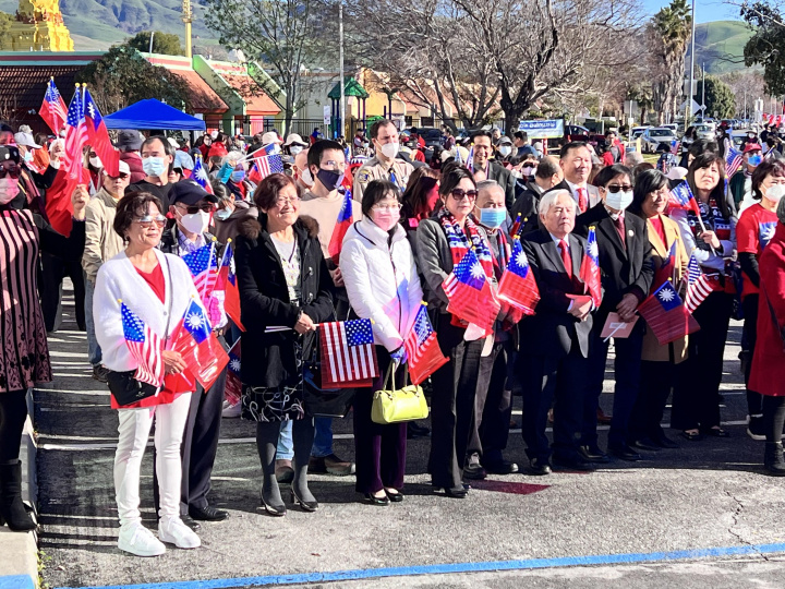 金山灣區112年元旦升旗當Milpitas、Fremont 、Cupertino市長等主流政要出席表達支持