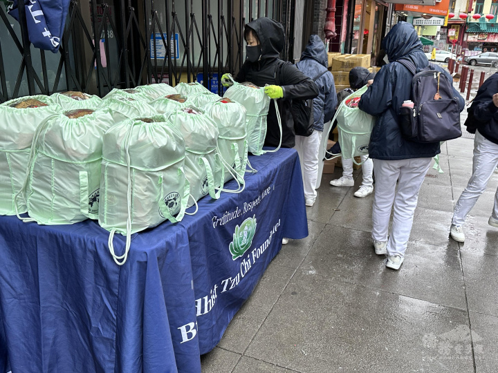 分量十足，愛心滿滿的祝福包