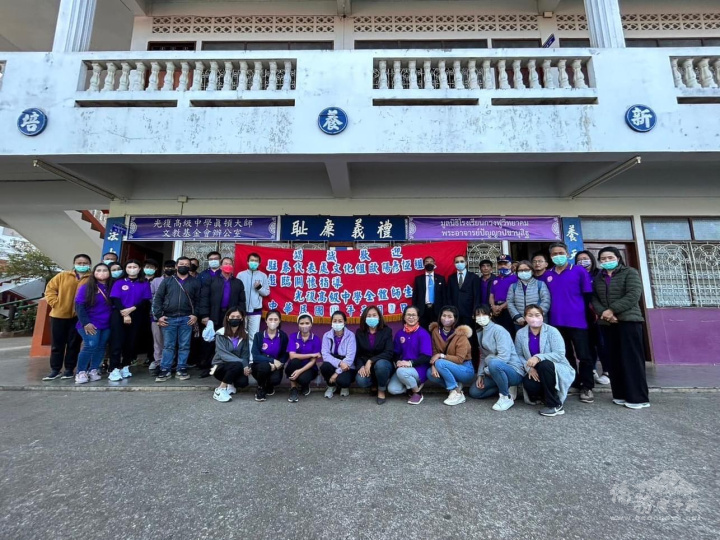 組長歐陽彥恆訪視光復高中，受到校長顏協清等主任教師熱烈歡迎