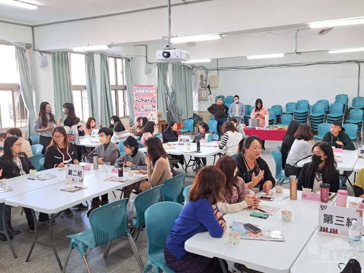 該團至與僑務委員會合作「國際數位學伴」計畫之金華國中參訪，積極與在校老師交流各自經驗